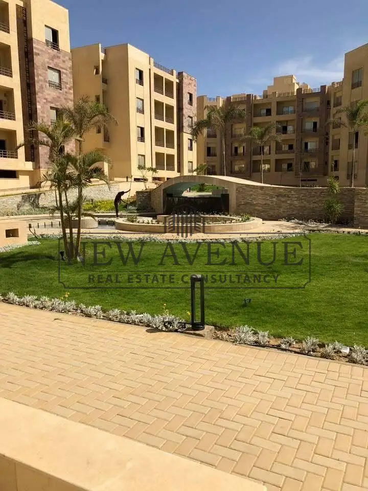 شقة تشطيب كامل +التكيفات والمطبخ في اكويا التجمع Akoya Residence New Cairo موقع مميز استلام فوري دور أول