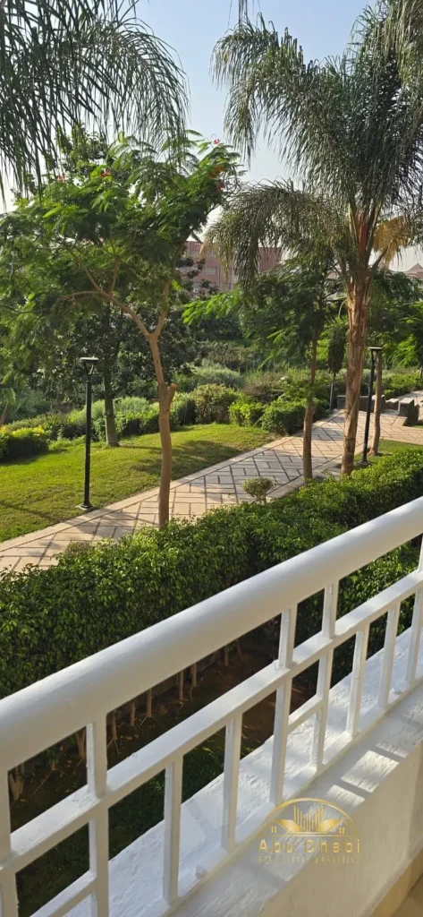 شقه 165 م للبيع بمدينتي ” B12 ” اطلاله مميزه علي مجري السيل مباشر و All Seasons Park